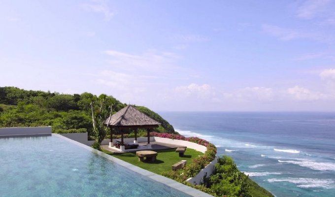 Indonesie Bali Bukit Location Villa sur une haute falaise avec une piscine privée vue sur mer et personnel