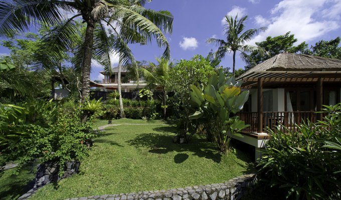 Location Villa Canggu Bali avec piscine privée et personnel   