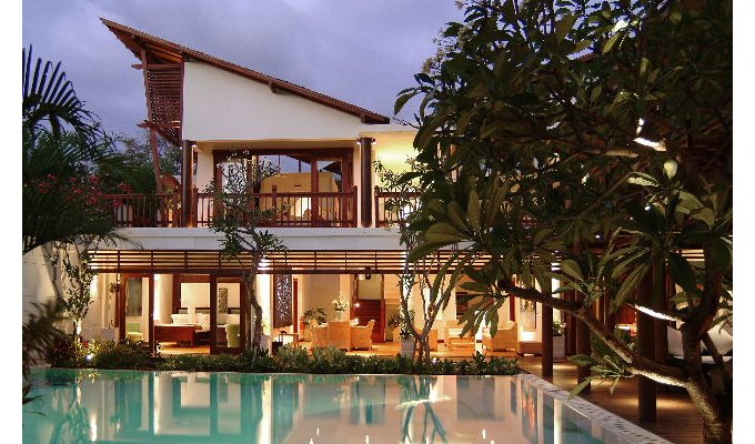 Indonesie Bali Location Villa proche la plage avec piscine privée et personnel