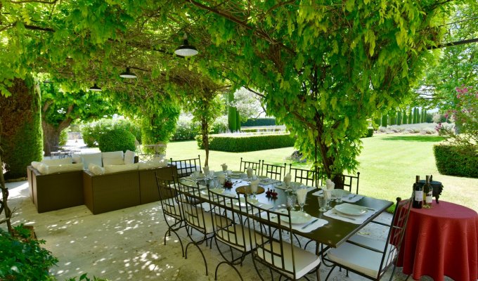 Provence location villa luxe Luberon avec piscine privee chauffee et personnel à Gordes