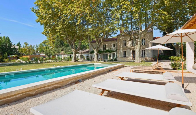Avignon location villa luxe Provence avec piscine privee et personnel