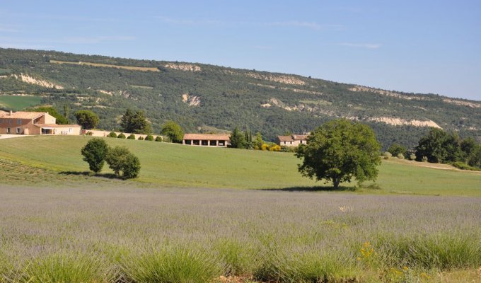 Provence location villa luxe Luberon avec piscine privee chauffee et personnel