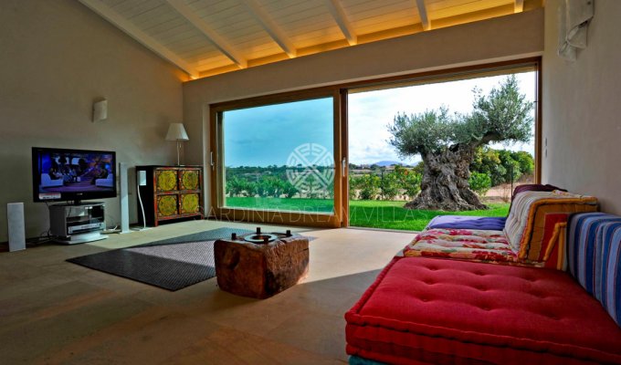 Location villa en Sardaigne avec piscine privée et Personnel
