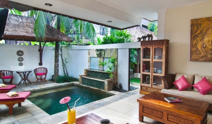 Location villa Bali Seminyak piscine privée proche de la mer avec personnel  