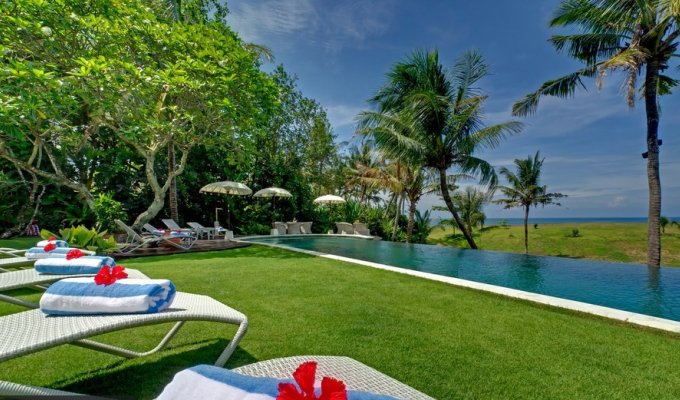 Indonesie Bali Location Villa Canggu en front de mer avec piscine privée et personnel