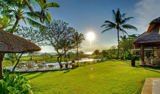 Indonesie Bali Location Villa Canggu en front de mer avec piscine privée et personnel