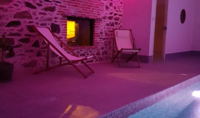 Vendee Location Maison Vacances Puy du Fou avec piscine intérieure chauffée et cuisine extérieur