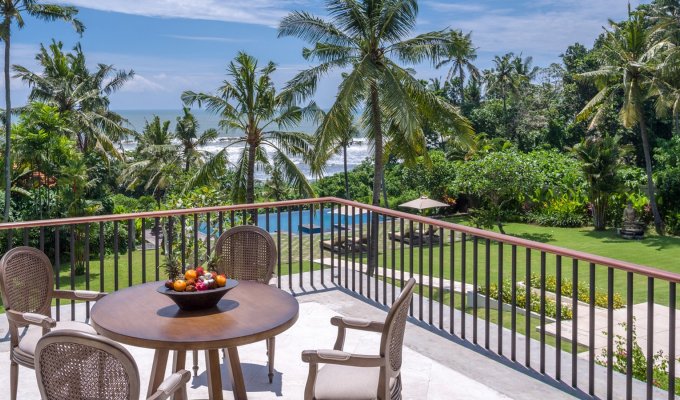 Location Villa Indonesie Bali Tabanan au bord de la mer avec piscine privée et personnel