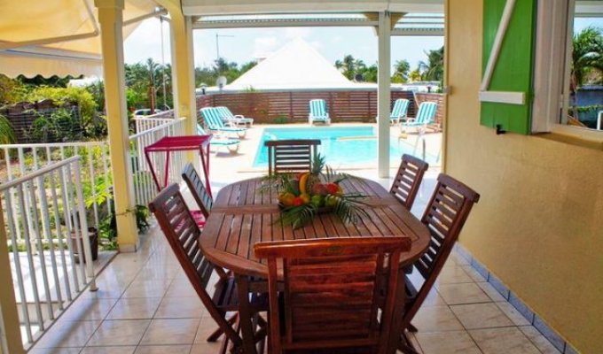Location villa créole à St-François en Guadeloupe avec piscine 
