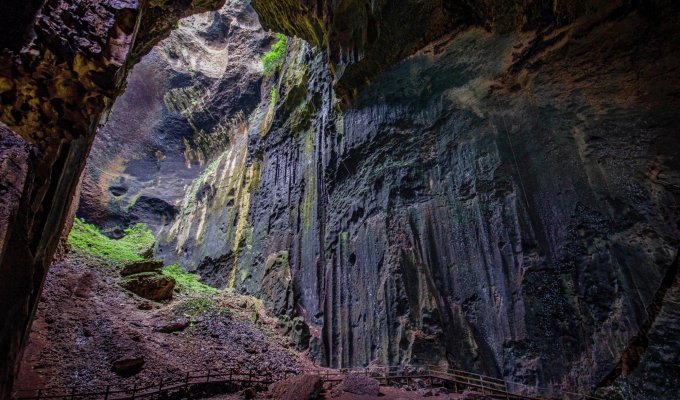 Grottes de Gomantong