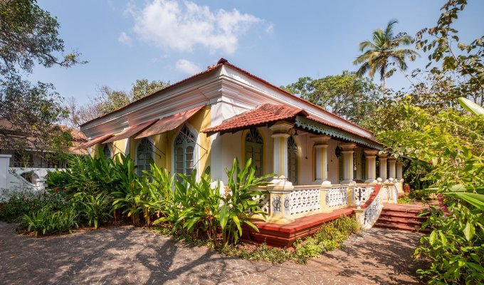 Location villa de luxe Goa avec piscine privée et proche de Bastora et Mapusa avec petit-déjeuner et ménage
