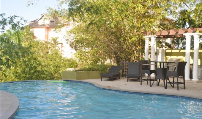 Location appartement en Jamaique avec vue mer dans residence avec piscine à Ocho Rios  