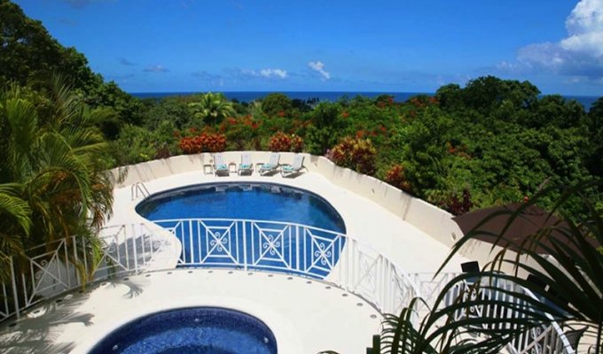 Location villa ile de la Barbade avec vue mer piscine et accès à une plage privée 