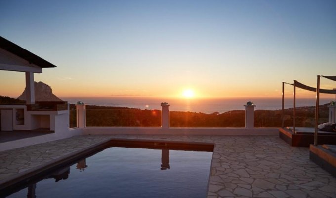 Location Villa de Luxe Ibiza Piscine Privée Pieds Dans l'Eau Cala d'Hort Iles Baléares Espagne