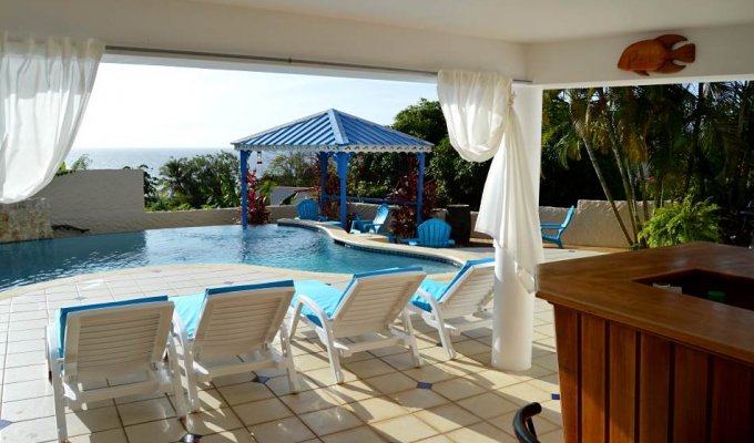Location villa à Tobago avec piscine jaccuzzi et vue mer