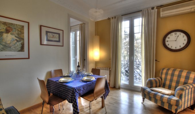 Location appartement Barcelone Eixample balcon Wifi climatisation