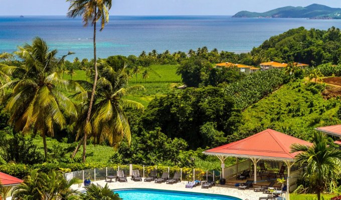 Location appartements Martinique Trinité dans un domaine avec piscine