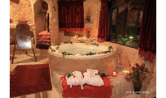 Israel Location Vacances Zimmer dans un cadre exceptionnel de grottes donnant sur le Lac de Tiberiade