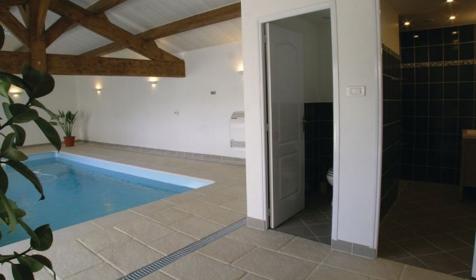Vendee Location Villa Fontenay Le Comte avec piscine intérieure