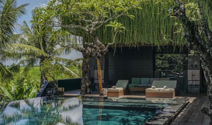 Location Villa Canggu Bali piscine privée vue sur les montagnes  et personnel 