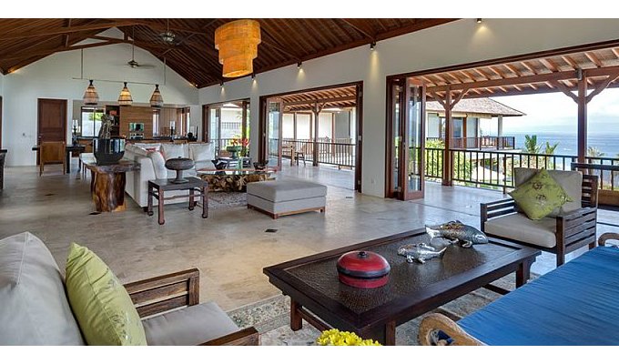 Indonesie Bali Location Villa Manggis sur la plage avec piscine privée et personnel