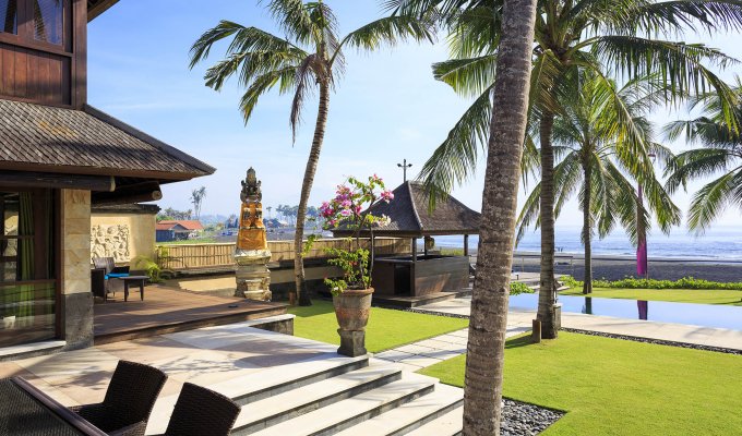 Indonesie Bali Location Villa sur la plage avec piscine privée et personnel