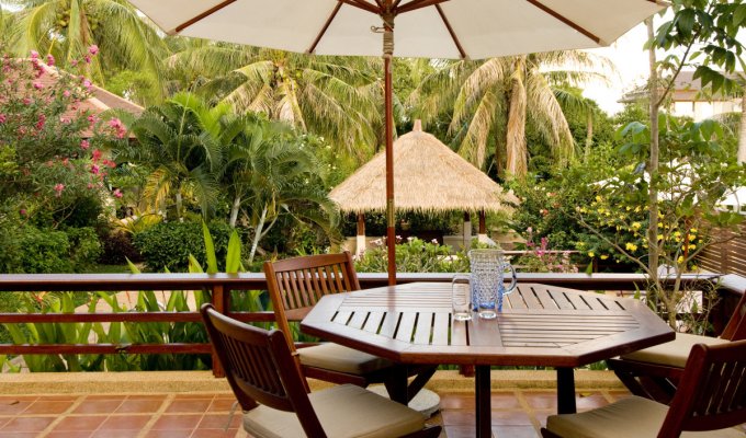 Location de Vacances Thailande, Villa avec piscine sur deux niveaux, à quelques minutes de la  plage, avec vue sur la mer.