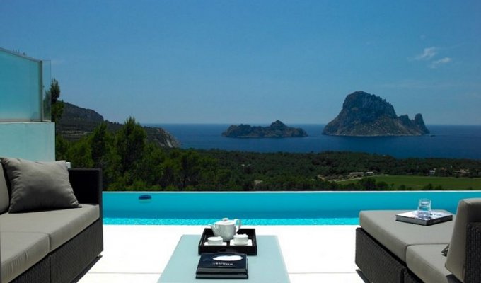 Location Villa de Luxe Ibiza Piscine Privée Bord de Mer Cala Carbo Iles Baléares Espagne