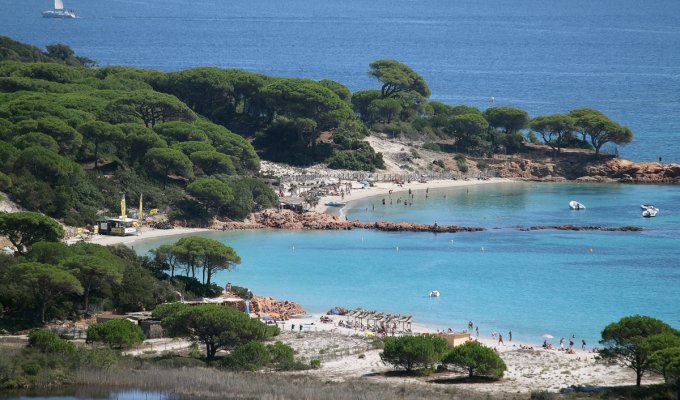 Location Villa Porto Vecchio 700 m de la Plage de Palonbaggia en Corse piscine partagée