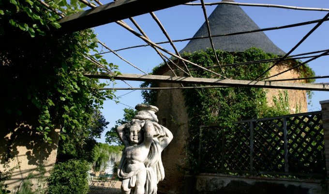 Pays de la Loire Location Maison de Charme Angers avec jardin privatif dans le parc d'un chateau