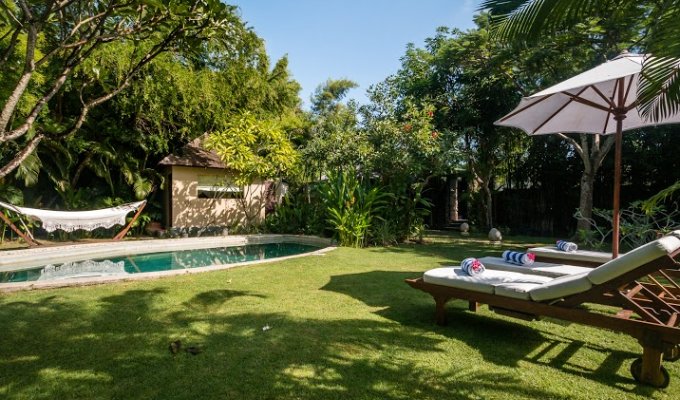 Location villa Bali Seminyak piscine privée tout proche des plages avec petit-déjeuner inclus