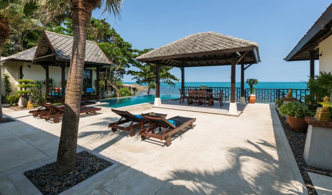 Thailande Location Villa directement sur la  plage avec piscine privée et Personnel
