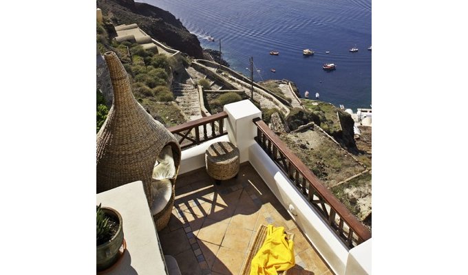 Location villa de luxe à Santorin, avec jacuzzi et vue sur la mer.