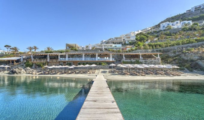 Location villa de luxe Mykonos, avec piscine privée et plage privée.	