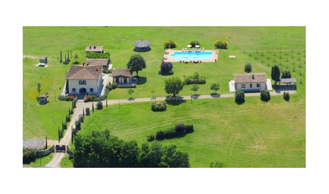 Location Villa de Luxe avec piscine privée sur les collines en Toscane - Italie