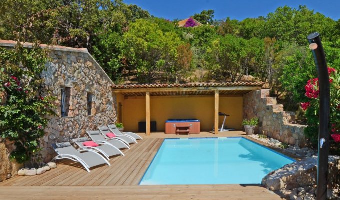 Location Vacances Villa Ste Lucie De Porto Vecchio Charme Classée 5* Piscine Partagee Jacuzzi Vue Mer En Corse Du Sud