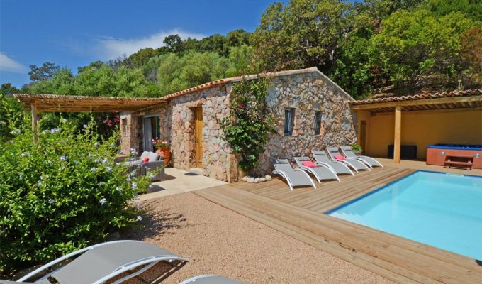 Location Vacances Villa Ste Lucie De Porto Vecchio Charme Classée 5* Piscine Partagee Jacuzzi Vue Mer En Corse Du Sud