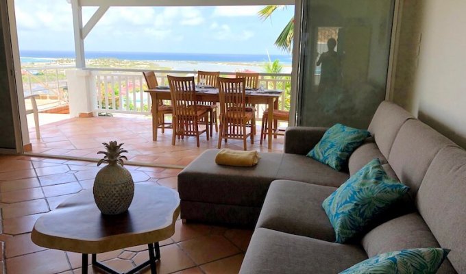 Location Villa de charme avec terrasse et piscine sur les hauteurs des jardins de Baie Orientale