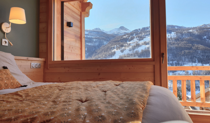 Location Chalet Luxe Serre Chevalier Alpes du Sud  pied des pistes sauna service de conciergerie