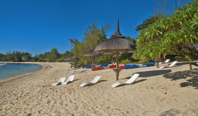 Location Villa Ile Maurice Pieds dans l'eau avec personnel à Roches Noires Cote Est