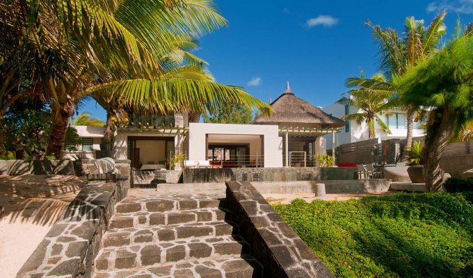 Location villa Ile Maurice pieds dans l'eau à Poste Lafayette avec personnel Cote Est