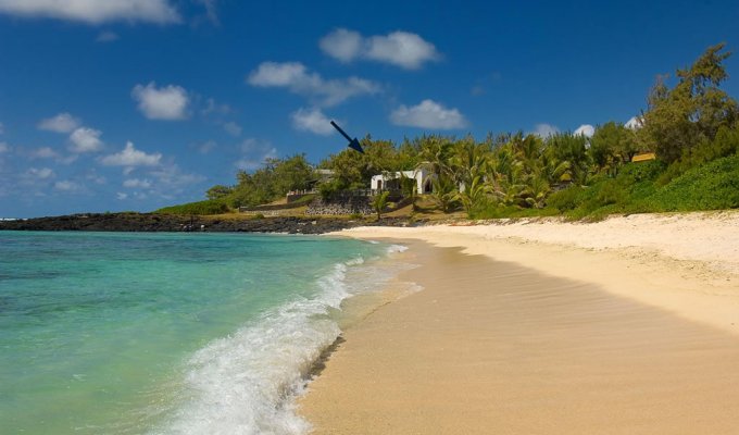 Location villa Ile Maurice pieds dans l'eau à Roches Noires avec personnel Cote Est