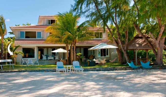 Location villa Ile Maurice pieds dans l'eau à Trou d'Eau Douce 500m de l'île aux Cerfs