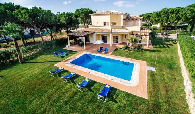 Location Villa Portugal Algarve Vilamoura avec vue sur le terrain de golf et proche de la marina