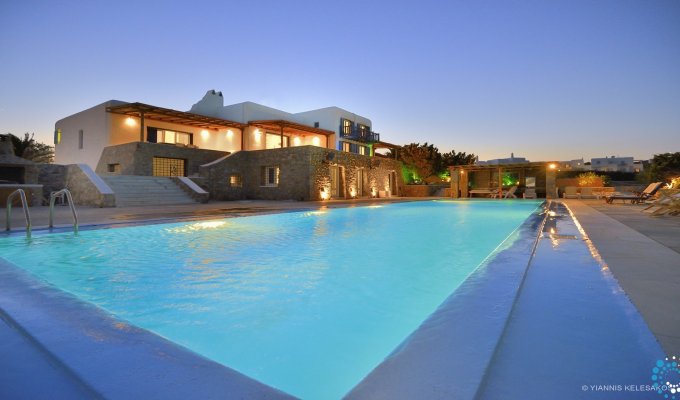 Location villa de luxe Mykonos avec piscine privée en face de la plage 