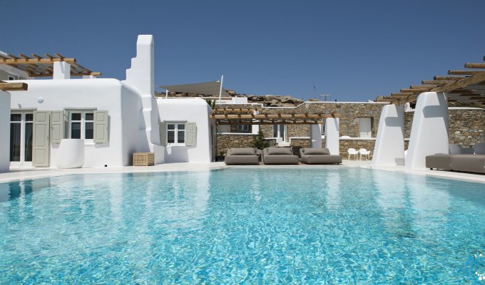 Location villa de Luxe Mykonos surplombant la mer Égée