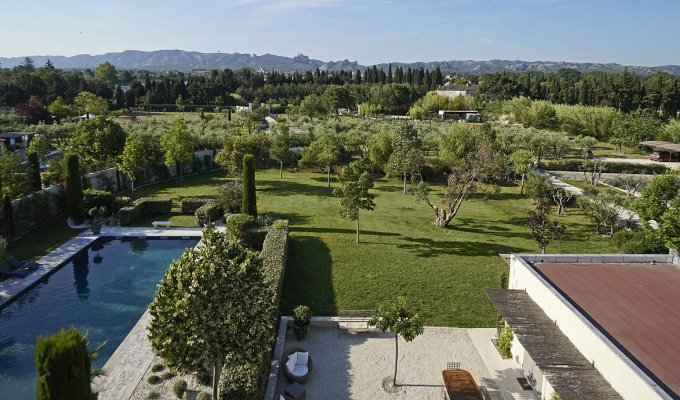 Location villa luxe Saint Remy de Provence avec piscine privee & personnel