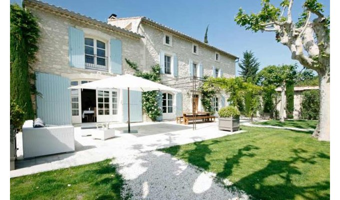 Location villa luxe Saint Remy de Provence avec piscine privee & personnel