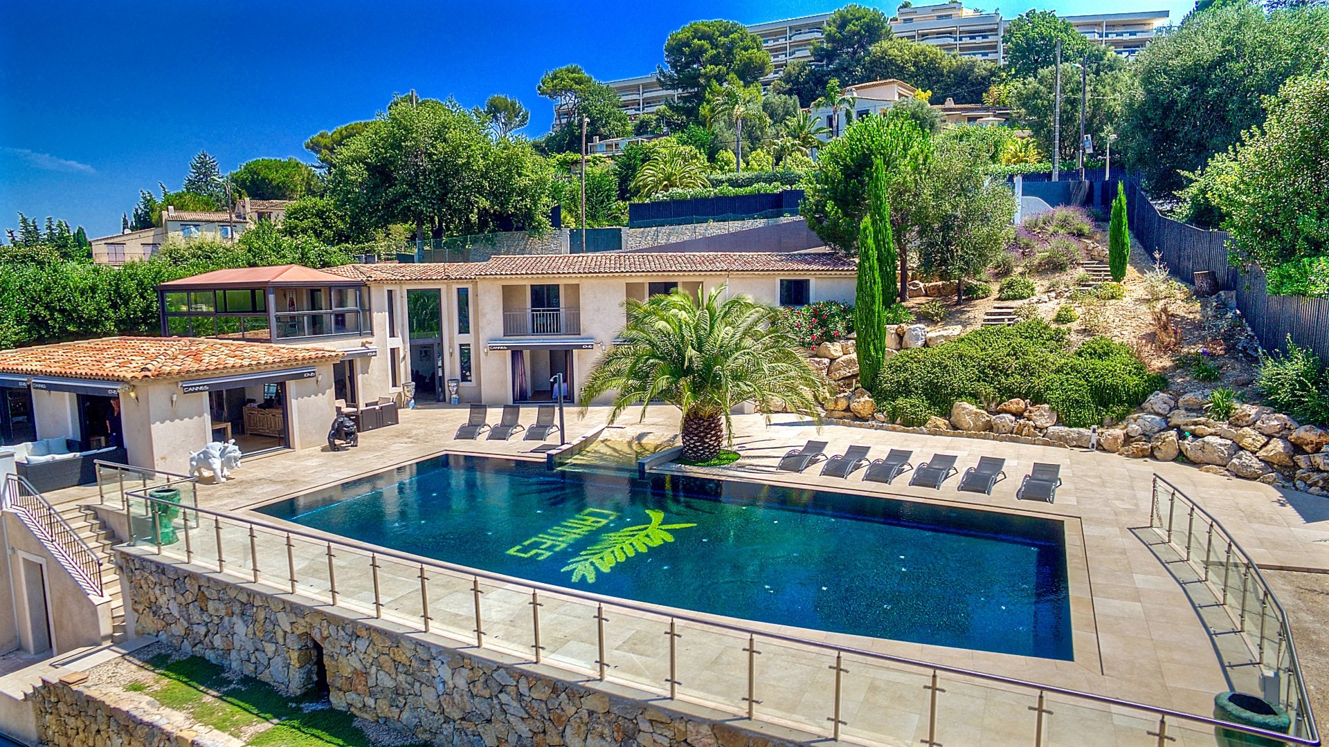 Location Villa de Luxe Cannes vue sur mer piscine privée