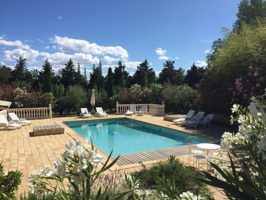Avignon location villa Provence avec piscine privee